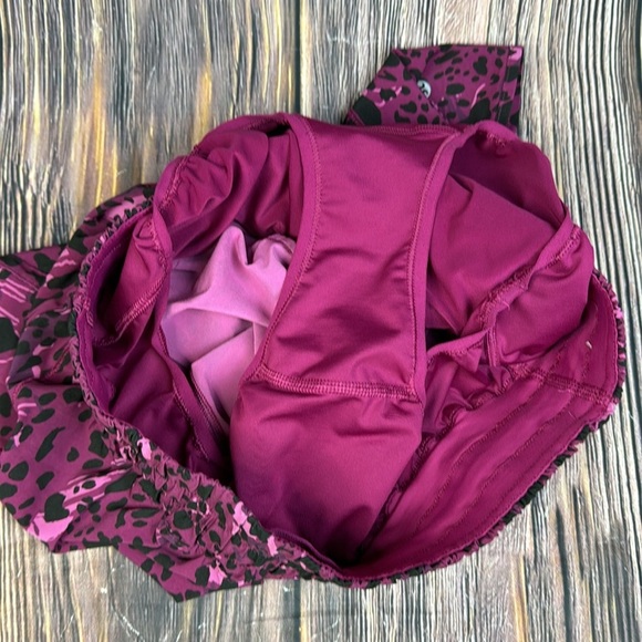 Lululemon Track That Mid-Rise Lined shorts - Picture 5 of 9